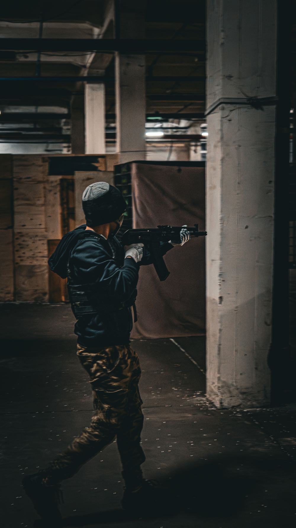 Operator z repliką na stanowisku · KWATERA